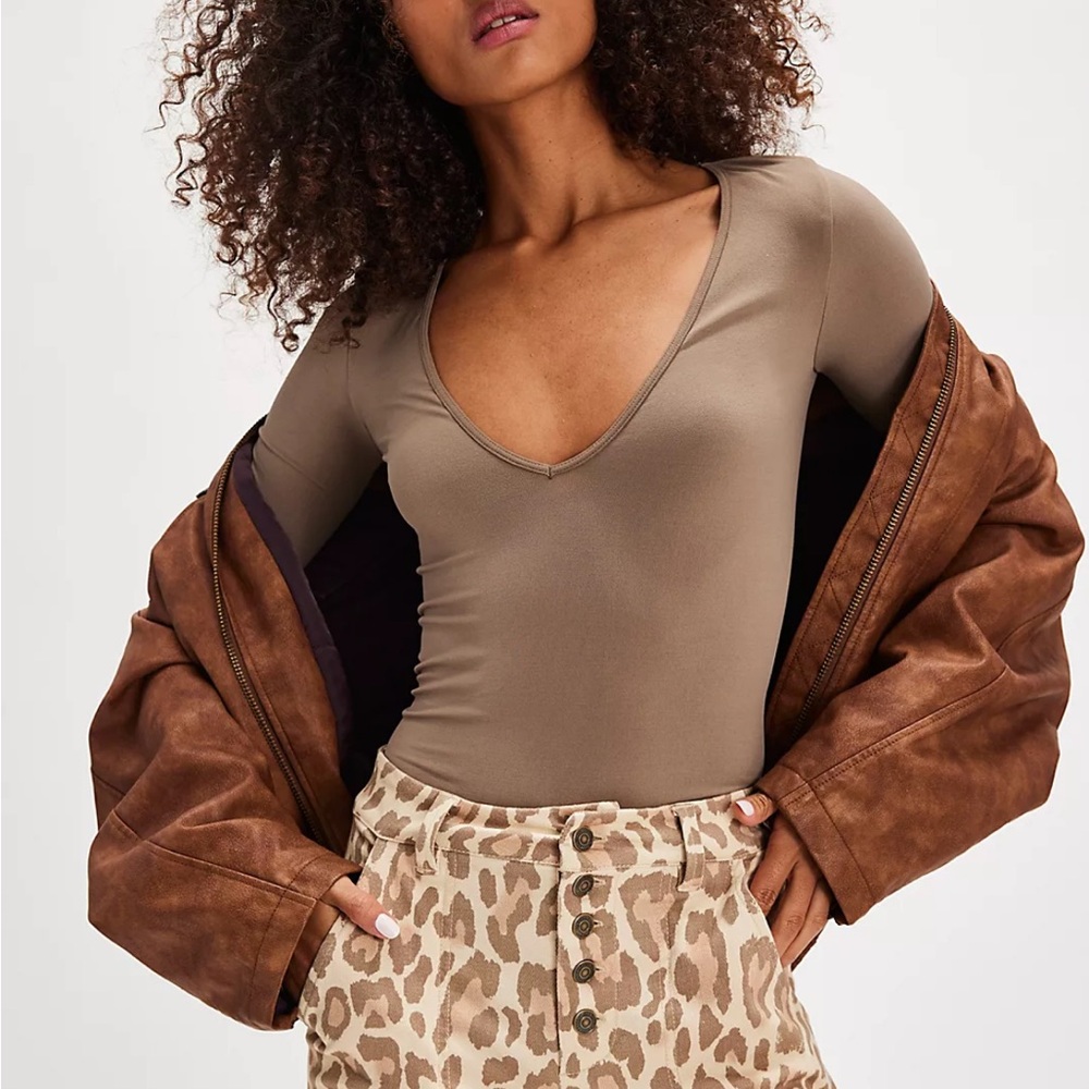 NWOT Free People Seamless Top Deep V Long Sleeve In Fallen Rock Size Small